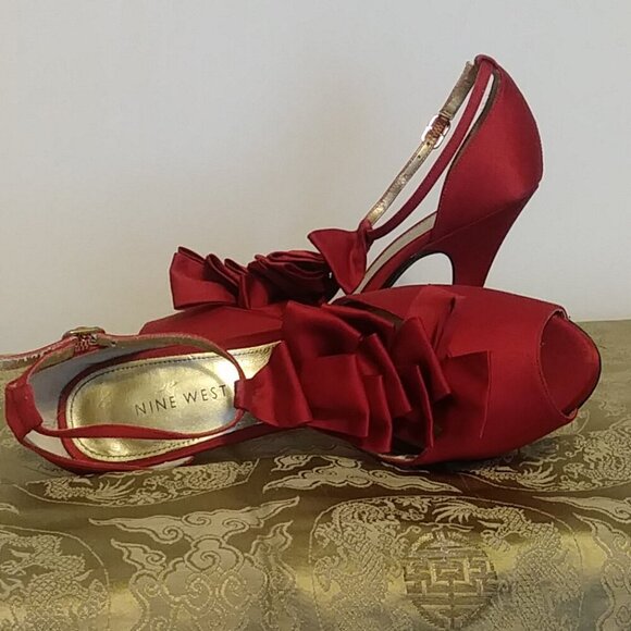 Fancy Dress Women's Nine West Red Heels - Size 8M - Picture 9 of 14